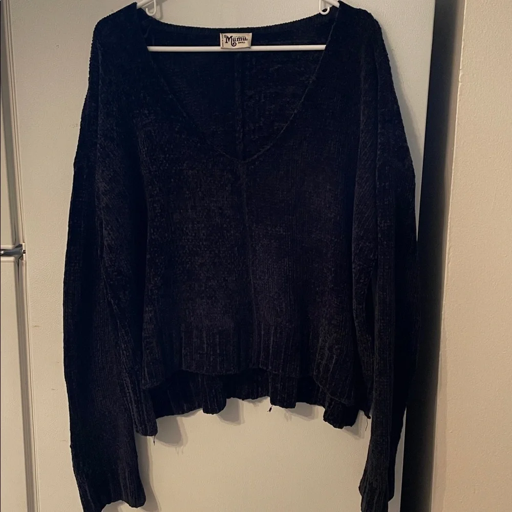 Show Me Your MuMu Small V-Neck Stylish Black Sweater Comfort Soft